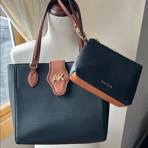 Like NEW Anne Klein Black and Tan Faux/Vegan Leather Tote & Matching Wristlet!